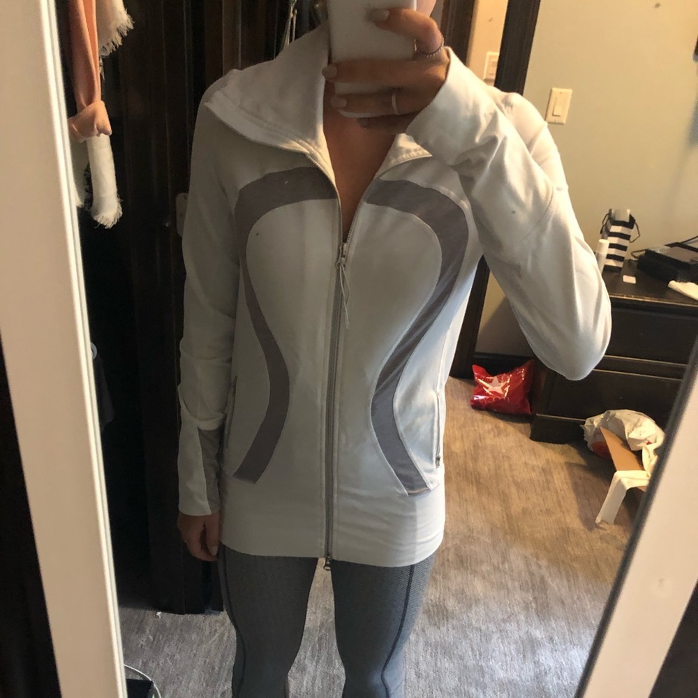 White lululemon jacket, LIKE NEW! Longline